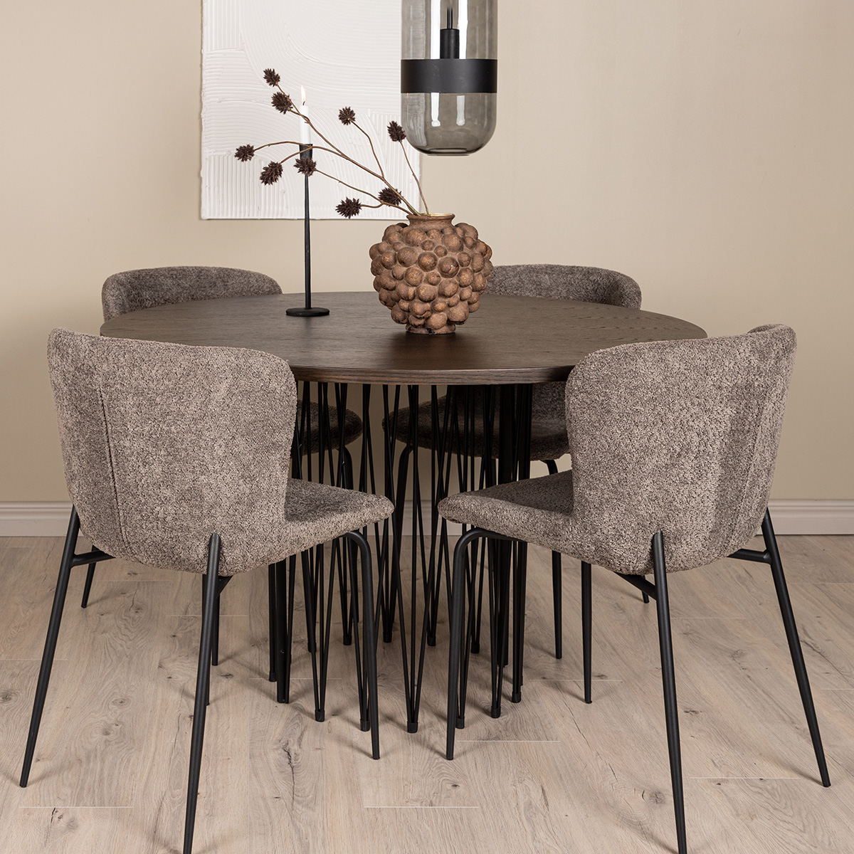 Matgrupp Venture Home Stone Rund med 4 Modesto Stolar