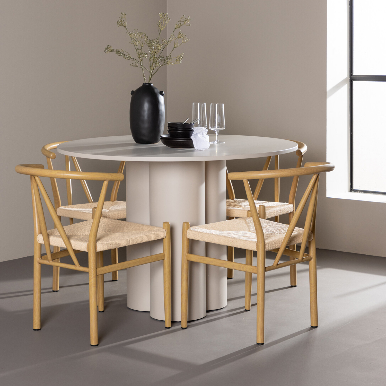 Matgrupp Venture Home Olivia Ø110 med 4 st Alfons Stolar
