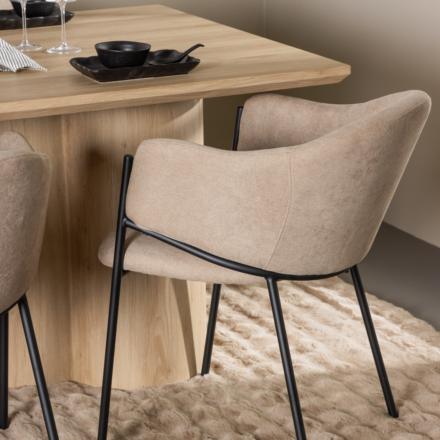 Matgrupp Venture Home Olivia 210 med 6 st Evelina Stolar