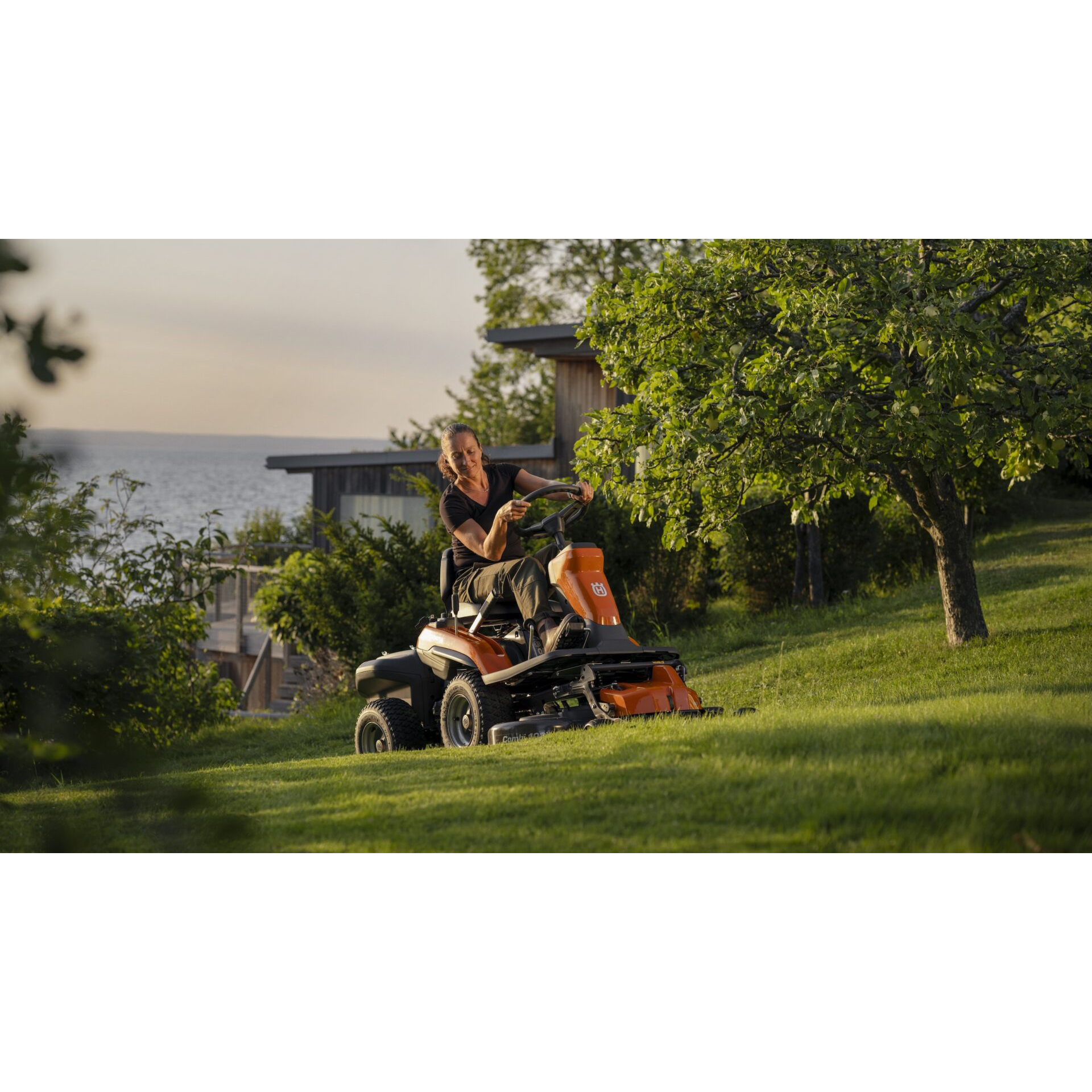 Åkgräsklippare Husqvarna Rider R 200iX AWD