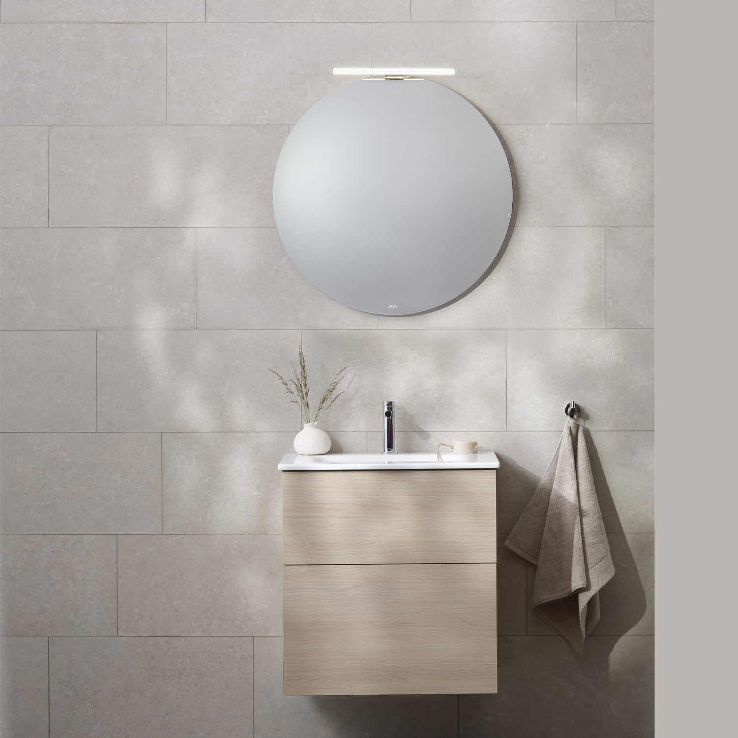 Möbelpaket Miller Badrum New York med Edge Tvättställ och Ambient Spegel