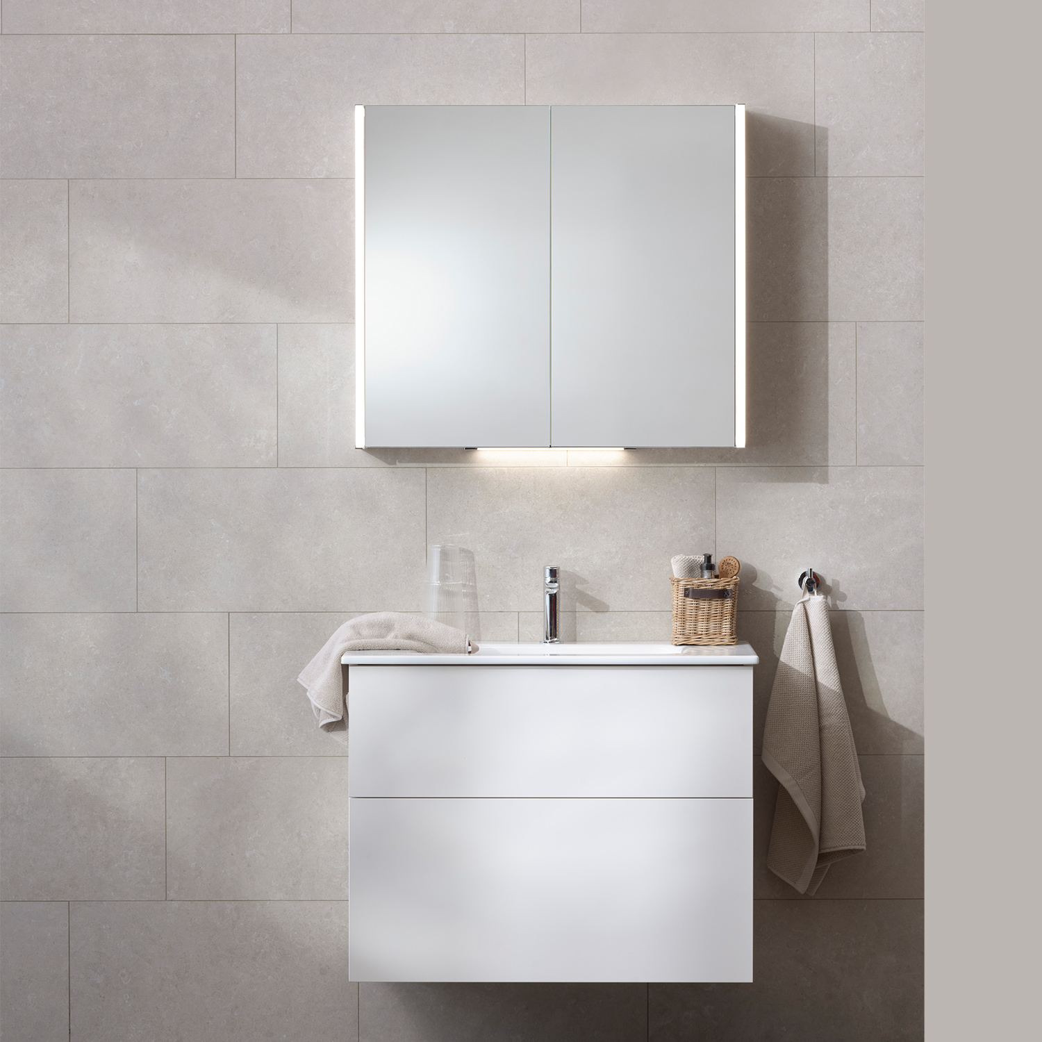 Möbelpaket Miller Badrum New York med Bloc Tvättställ och Spegelskåp