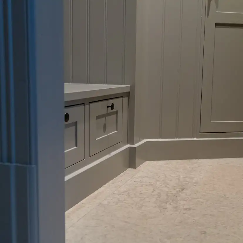 Kalksten Italian Marble Lindholmen 400 mm Fallande Längd Slipad