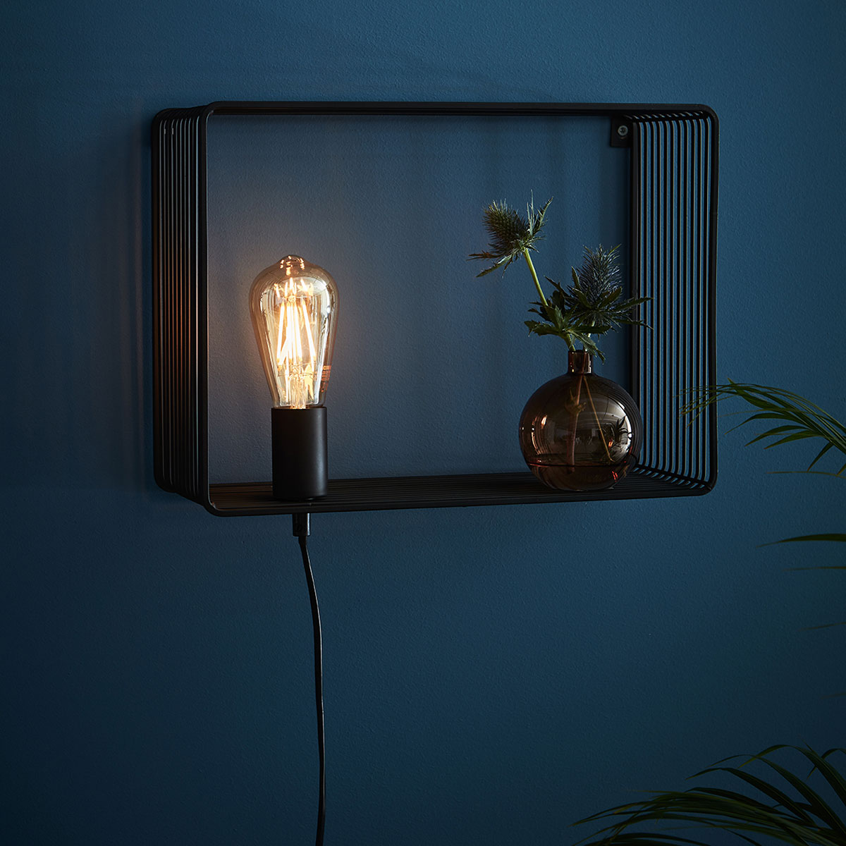 Vägglampa Markslöjd Shelf