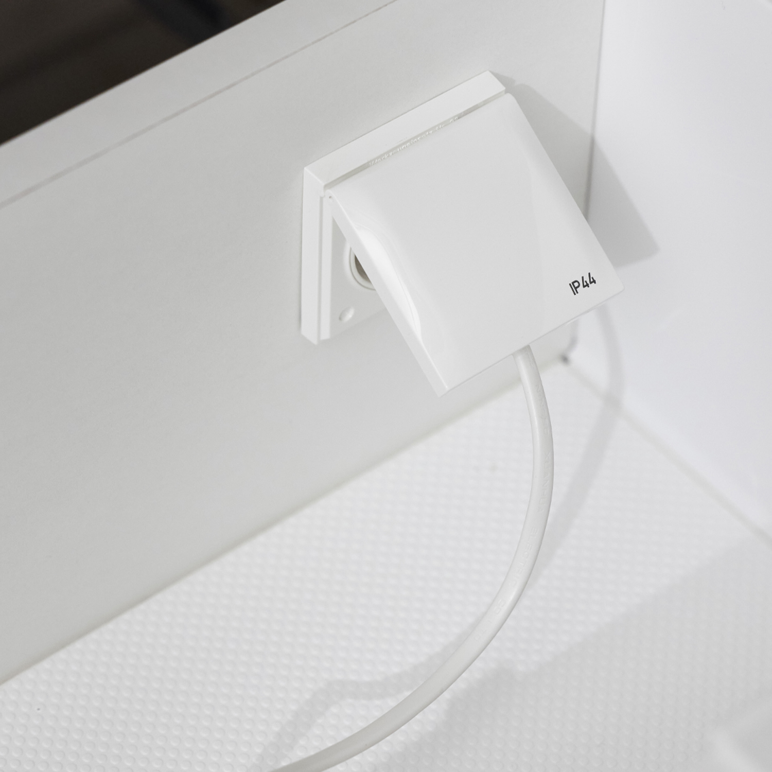 Möbelpaket Miller Badrum New York med Bloc Tvättställ och Spegelskåp