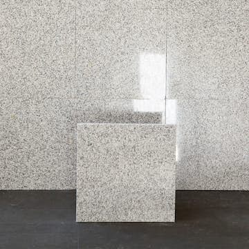 Granit Arredo Grå polerad 31x31 cm