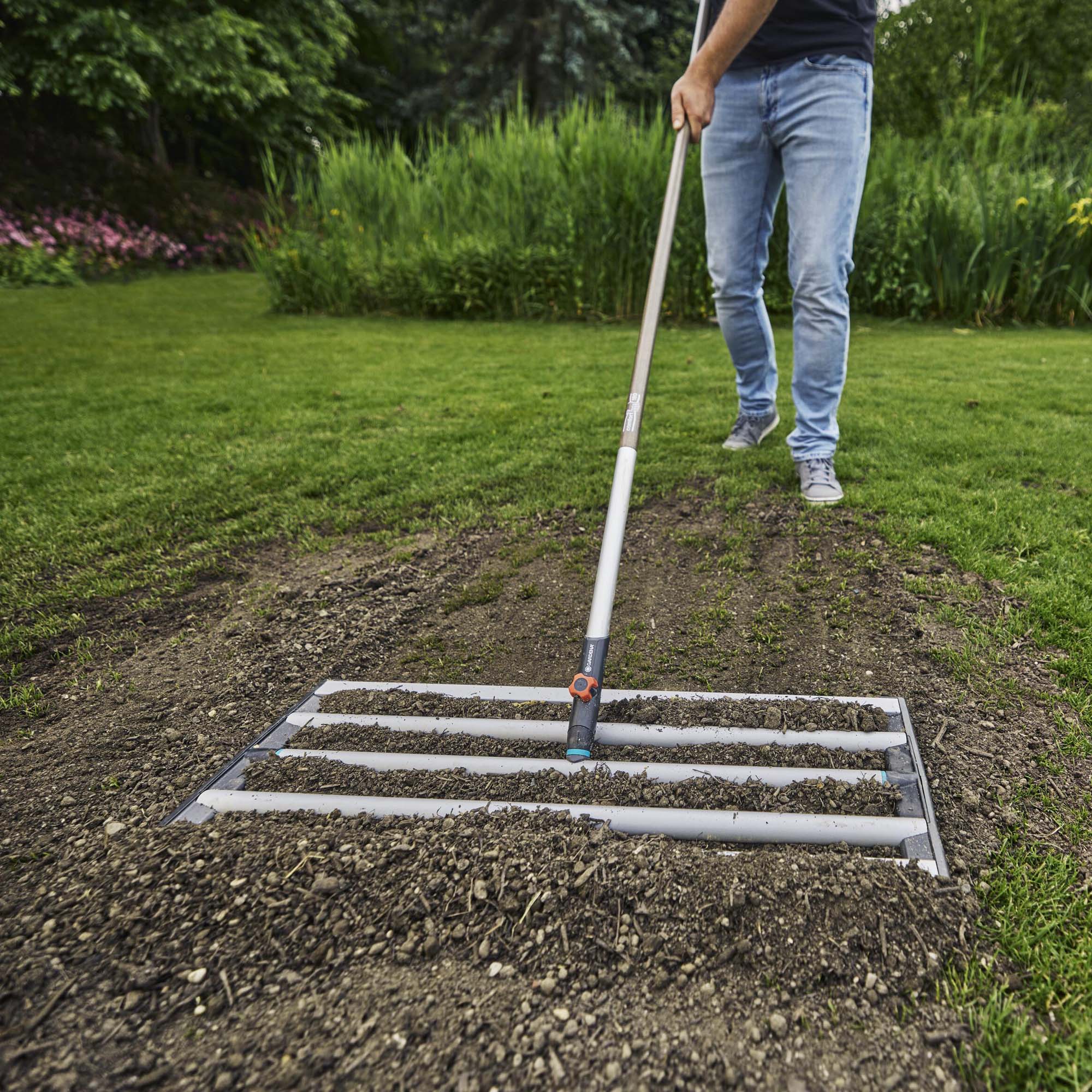 Gräsmattepaket Algomin Dressjord & Gräsfrö Med Dressraka & Spridare