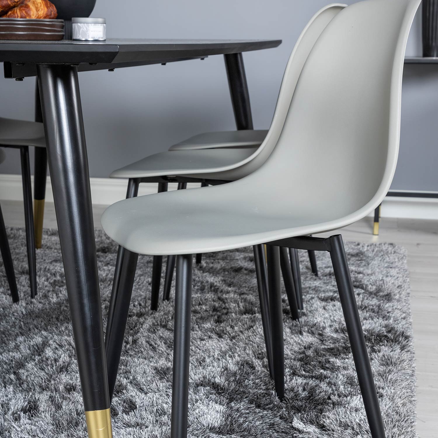 Matgrupp Venture Home Dipp med 6 Polar Plast Stolar