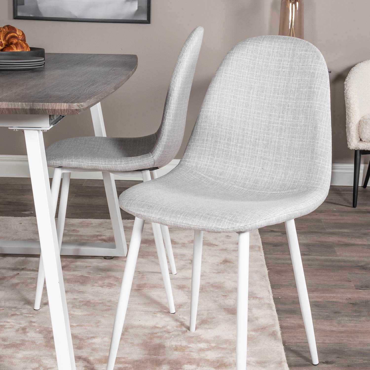 Matgrupp Venture Home Ina med 4 Pobbie Stolar Polyestertyg