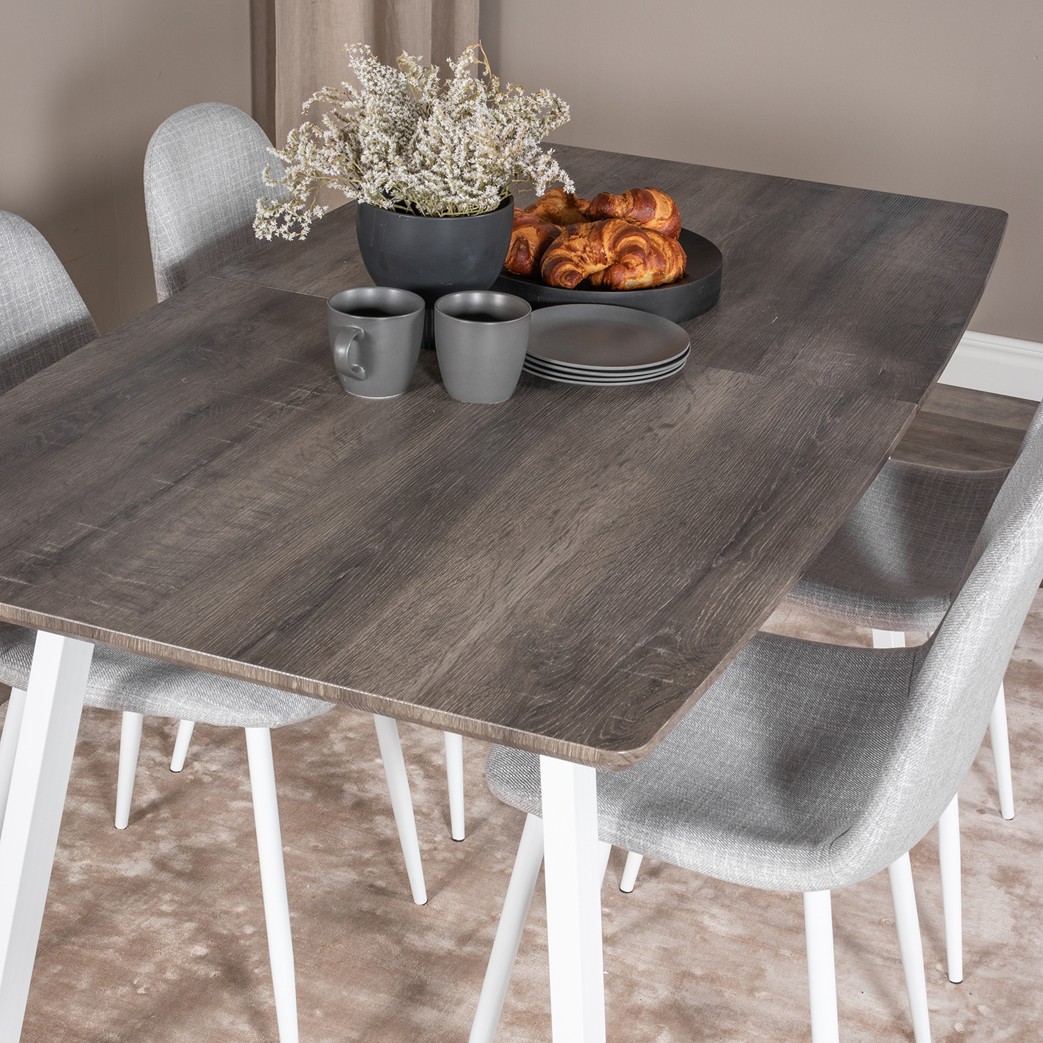 Matgrupp Venture Home Ina med 4 Pobbie Stolar Polyestertyg