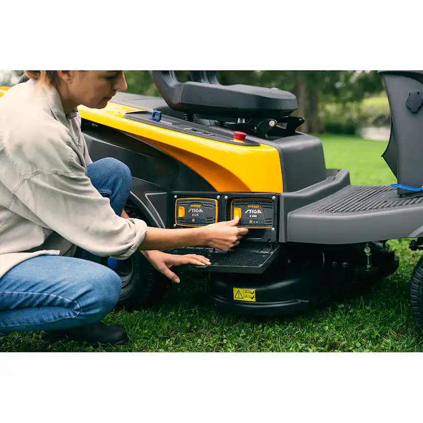 Åkgräsklippare STIGA Swift 372e Med Batteri & Laddare