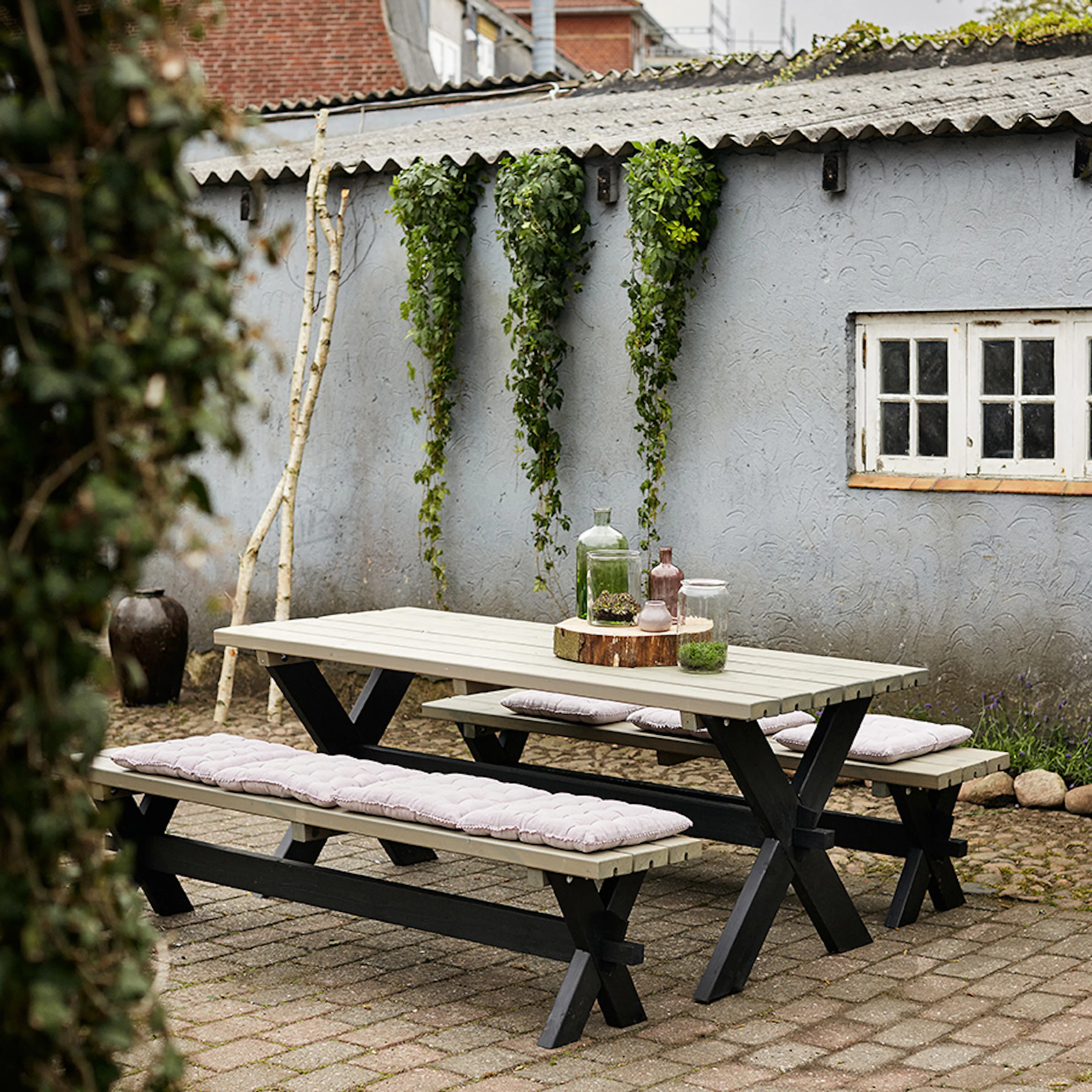 Trädgårdsmöbel PLUS Nostalgi Svart/Gråbrun Bänkgrupp med 8 Sittplatser