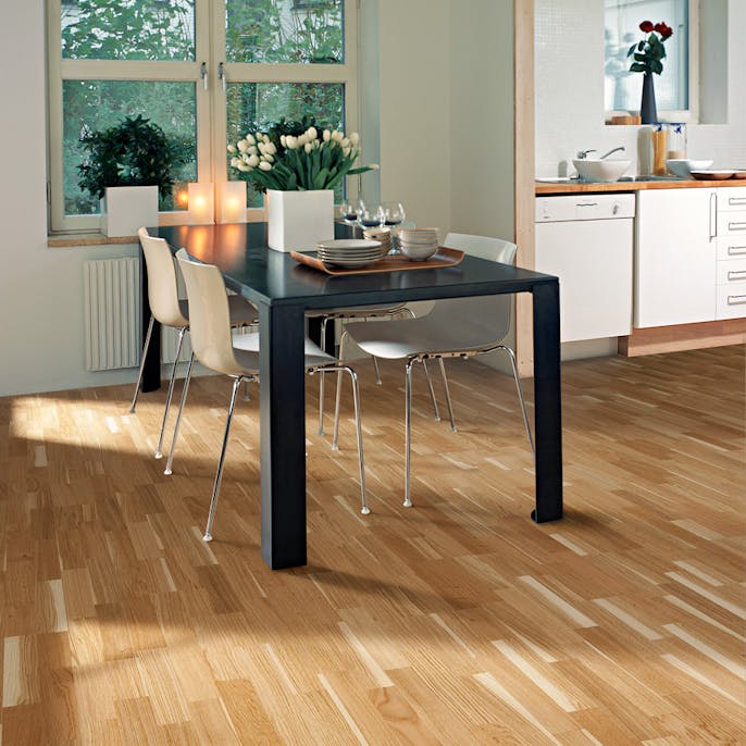 Tragolv Kahrs Linnea Ek Nature Vitlaserad Mattlackad 3 Stav