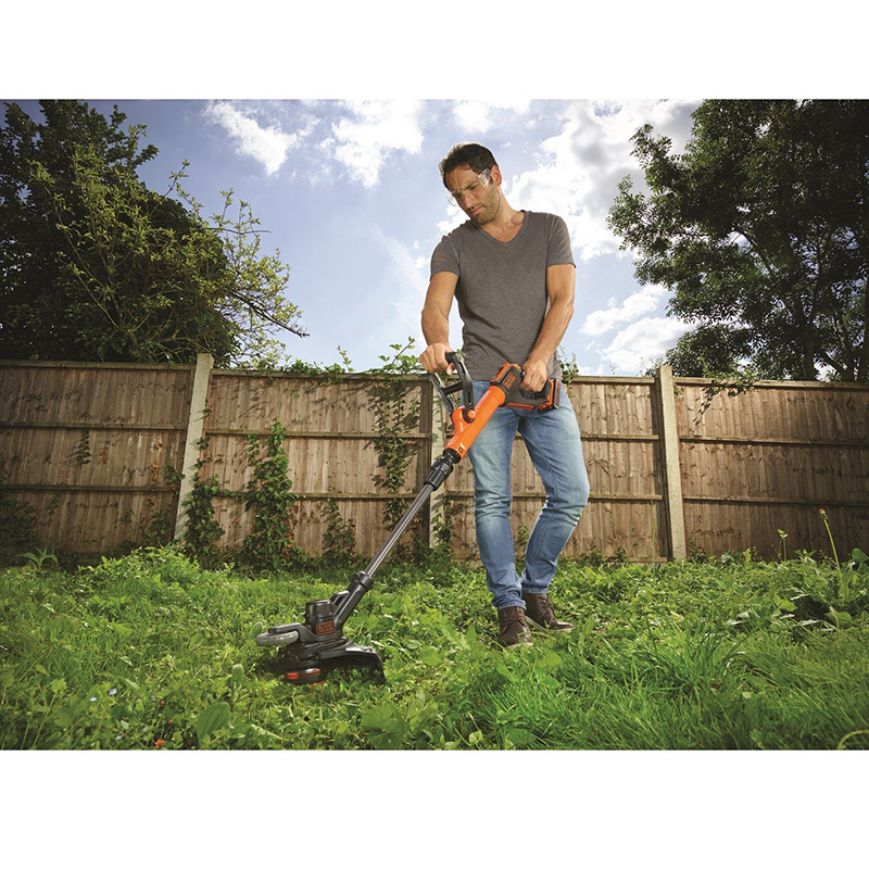 Trimmer Black+Decker STC1820PC Med Batteri